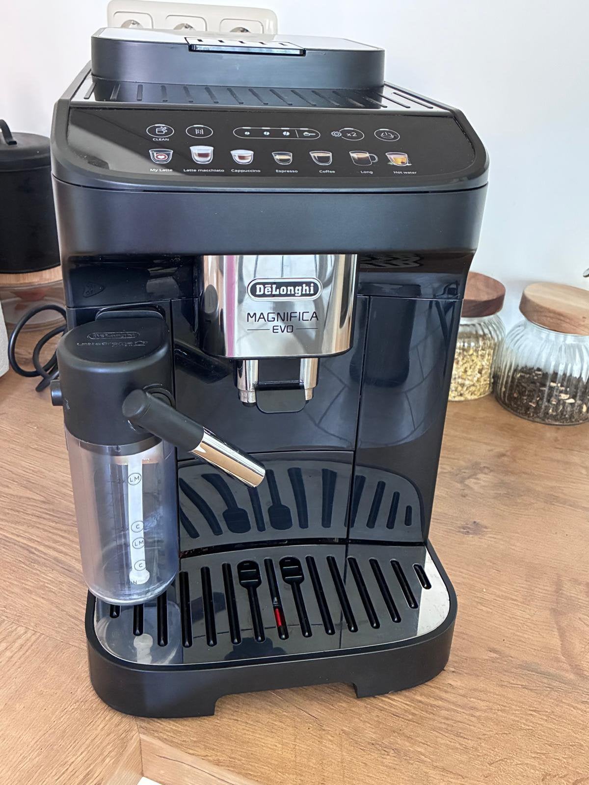 Delonghi magnifica evo (zo goed als nieuw), Witgoed en Apparatuur, Koffiezetapparaten, Ophalen of Verzenden, Zo goed als nieuw