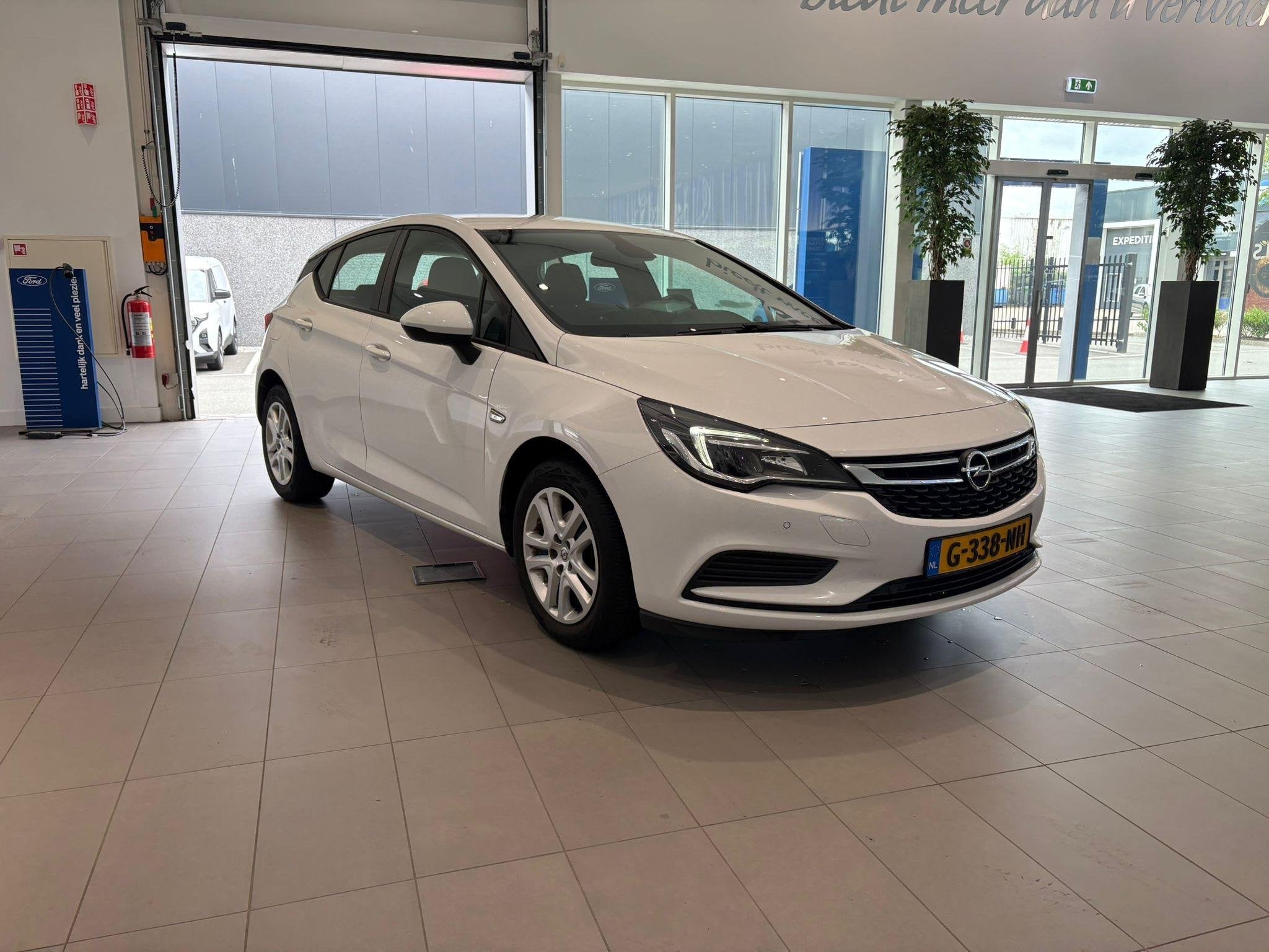 Opel Astra 1.0 Turbo Online Edition PARKEER SENSOREN VOOR EN, Auto's, 12 maanden, Stof, Gebruikt, Verwarmde buitenspiegels