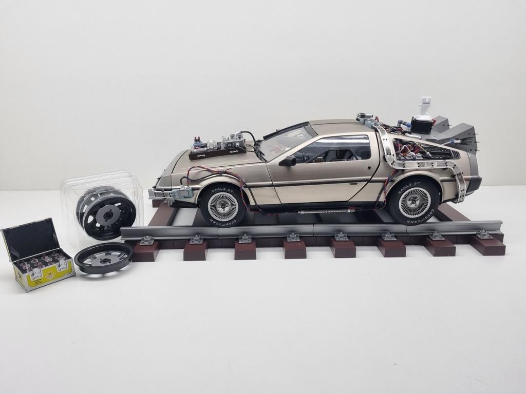 1:8,Eaglemoss DeLorean DMC-12
+ Rails Set 1:8 Nieuwstaat, Hobby en Vrije tijd, Modelauto's | 1:5 tot 1:12, Ophalen, Zo goed als nieuw