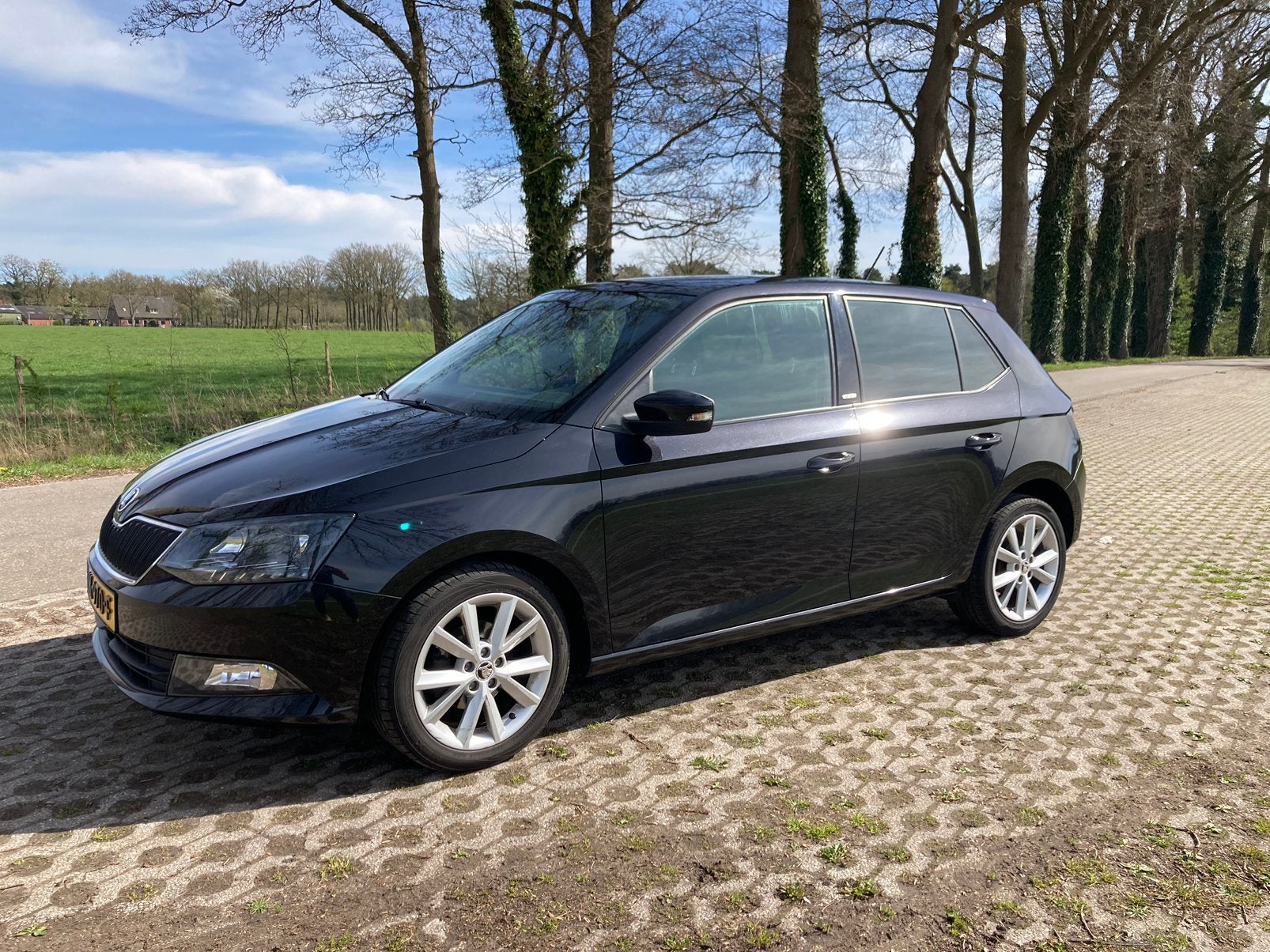 Skoda Fabia 1.2 TSI 66KW 2016 Zwart, Stof, 40 €/maand, 4 cilinders, Zwart