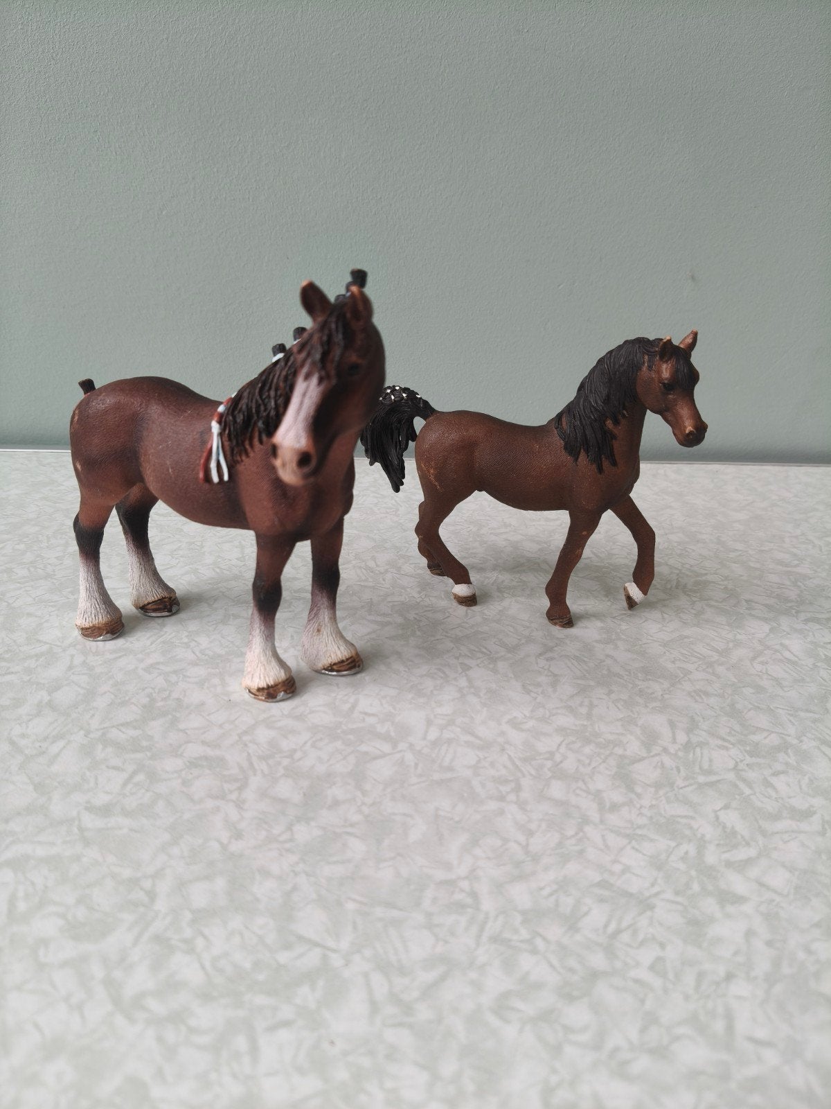 Schleich Clydesdale ruin 13808 en Arabische hengst 13907, Ophalen of Verzenden, Zo goed als nieuw, Paard, Beeldje of Figuurtje