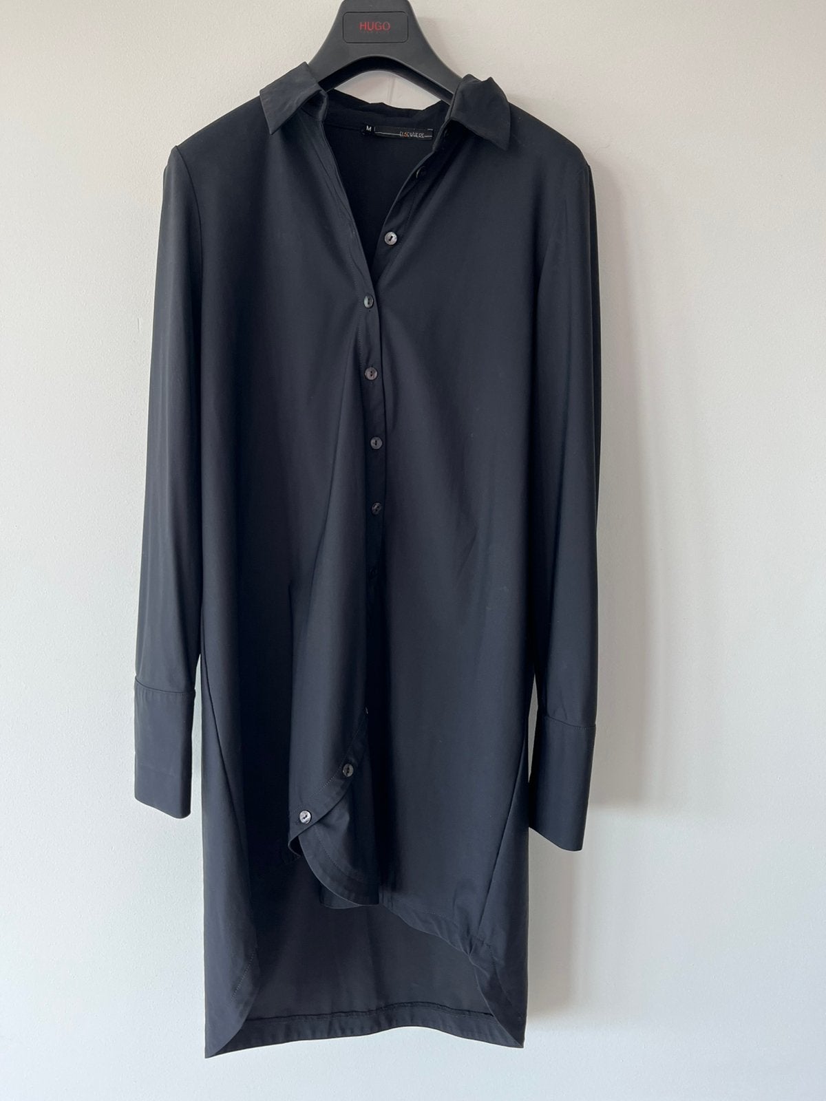 lange zwarte travelstof blouse van Elsewhere maat m, Kleding | Dames, Ophalen of Verzenden, Zo goed als nieuw, Maat 38/40 (M)