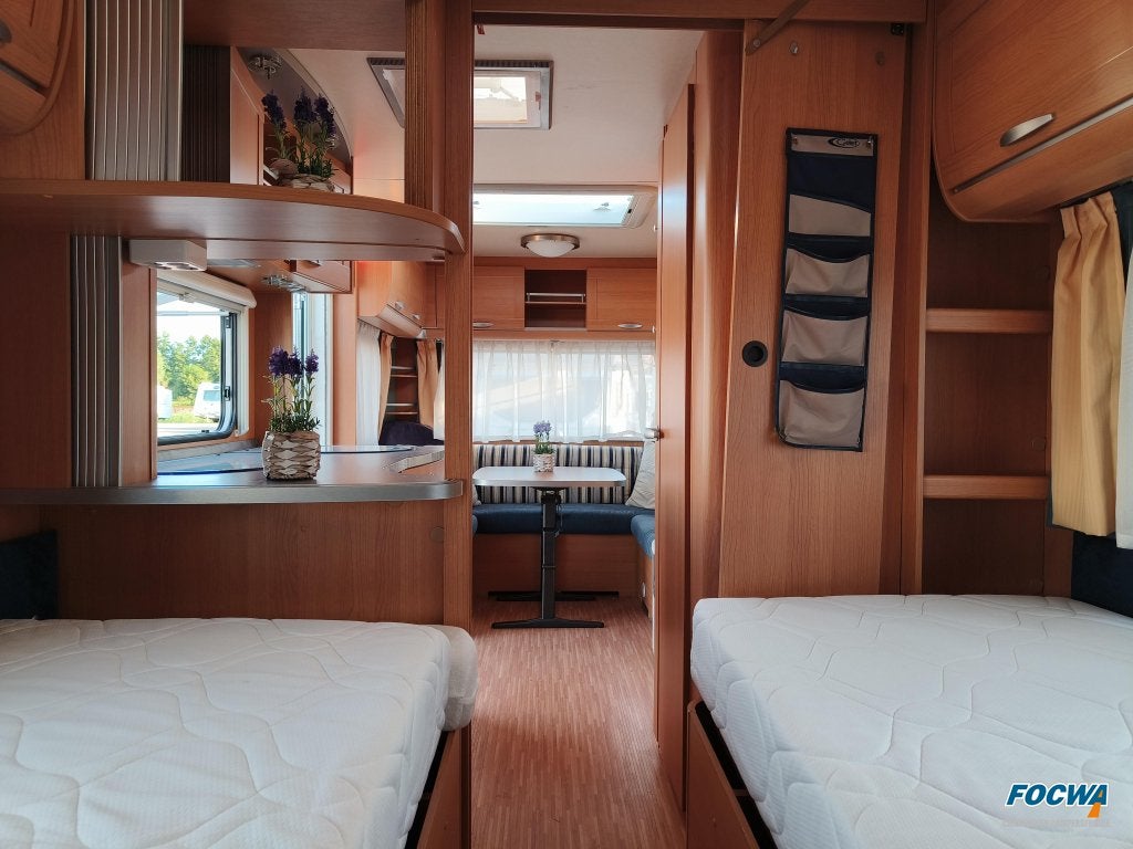 Knaus Azur 550 Mover 2 Enkele Verkocht, Dwarsbed, Rondzit, Schokbreker, Bedrijf
