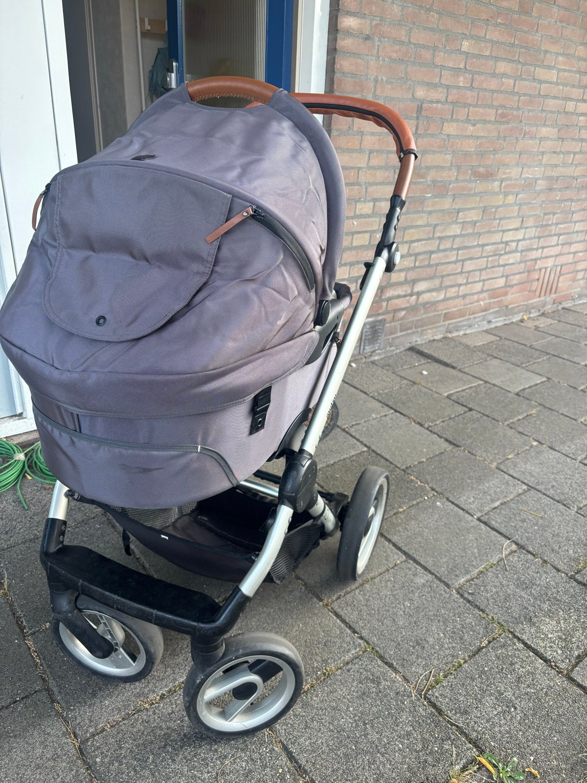 Mutsy Evo kinderwagen met reiswieg - Grijs, Kinderen en Baby's, Kinderwagen, Gebruikt, Ophalen of Verzenden, Met reiswieg
