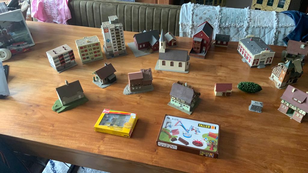 H0 : Diverse modelbouw huisjes en gebouwen, Overige merken, Gebruikt, Ophalen of Verzenden, Groter dan 1:32