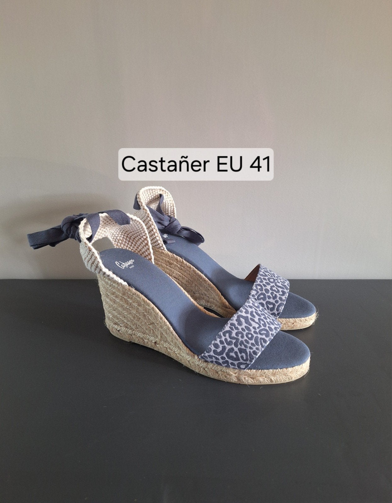 Blauwe panterprint espadrilles met sleehak Castañer maat 41, Blauw, Nieuw, Ophalen of Verzenden, Espadrilles of Moccasins