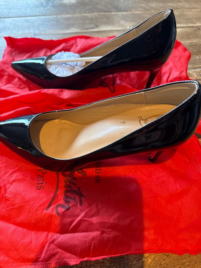 Christian Louboutin Kate 85mm Zwarte Lakleren Pumps, Kleding | Dames, Schoenen, Ophalen of Verzenden, Zo goed als nieuw, Zwart