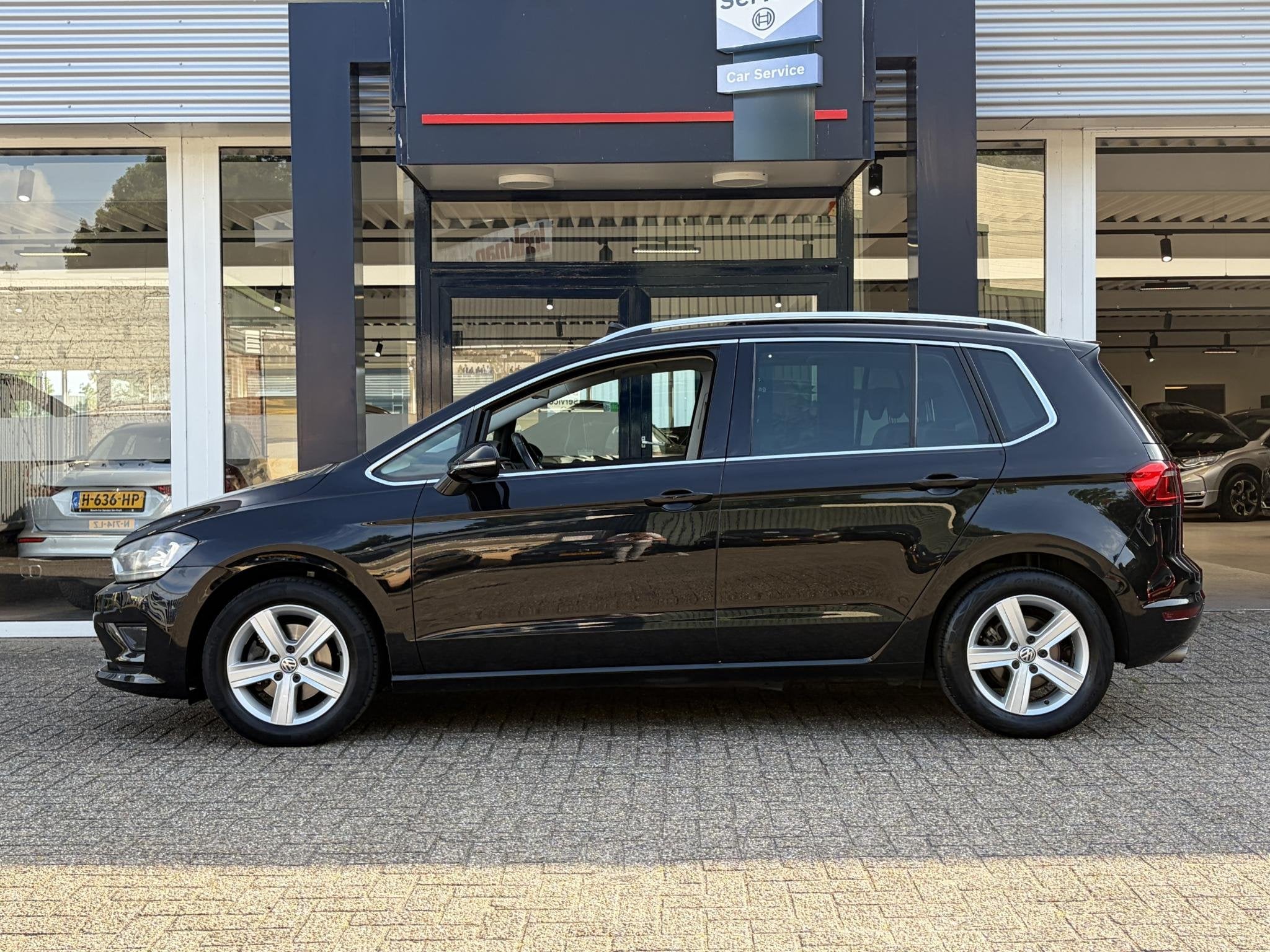 Volkswagen Golf Sportsvan 1.2 TSI Highline / Automaat / NL-A, Auto's, Volkswagen, Dealer onderhouden, Gebruikt, 4 cilinders, Alcantara