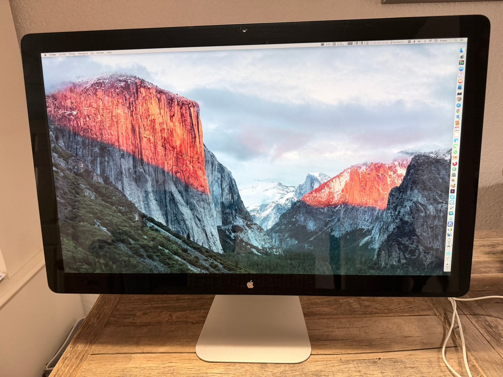 27" Apple Led cinema display A1316, Computers en Software, Apple Desktops, Ophalen, Gebruikt, Overige modellen, Onbekend