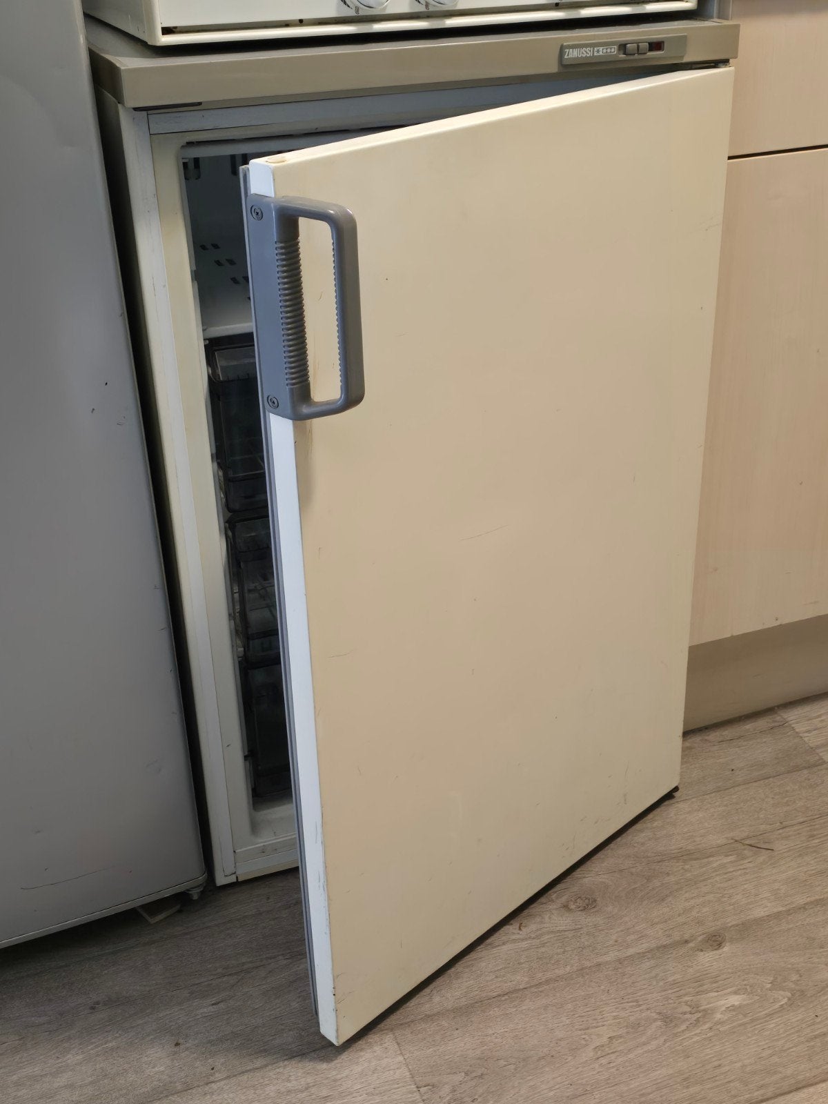 vriezer tafelmodel, Gebruikt, Minder dan 75 liter, 45 tot 60 cm, Met vriesvak