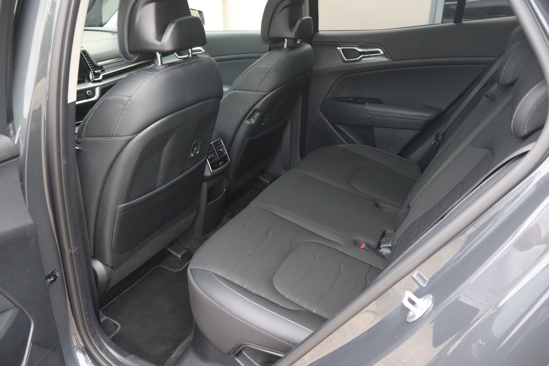 Foto 35 van Kia Sportage 1.6 T-GDi Hybrid DynamicPlusLine - NL Auto! Sto