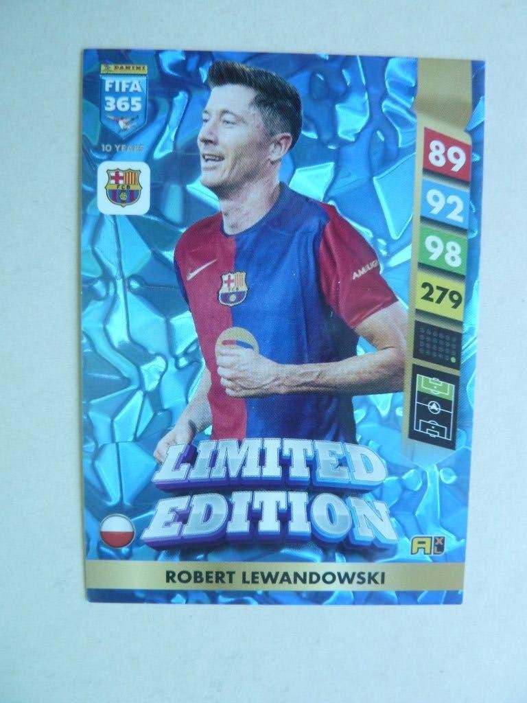 Panini Fifa 365 card  Robert.Lewandowski  Limited Edition, Verzamelen, Sportartikelen en Voetbal, Ophalen of Verzenden, Zo goed als nieuw