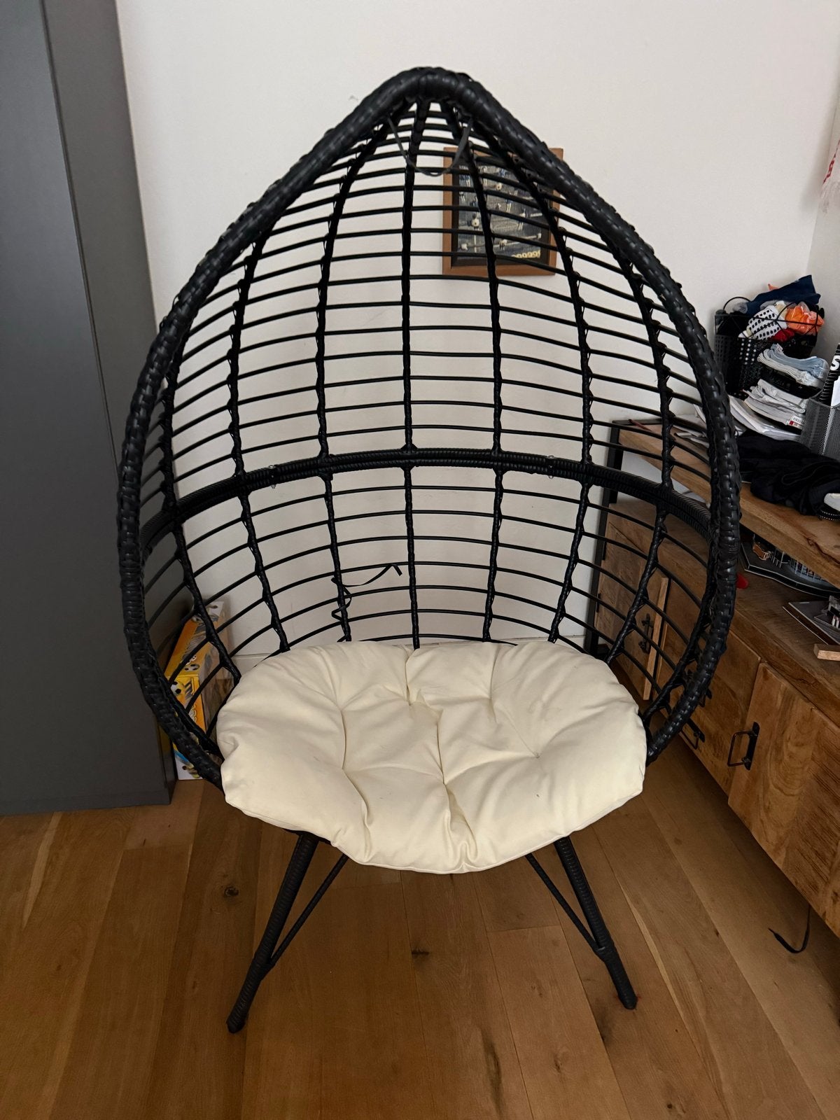 Zwarte rotan hangstoel met kussen - Zo goed als nieuw, Ophalen, Zwart, Riet of Rotan, Zo goed als nieuw