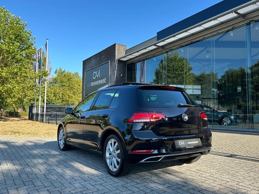 Volkswagen Golf 1.5 TSI Highline Aut. I Pano I Navi I Stoelv, Auto's, Zwart, 4 cilinders, 150 pk, Zwart
