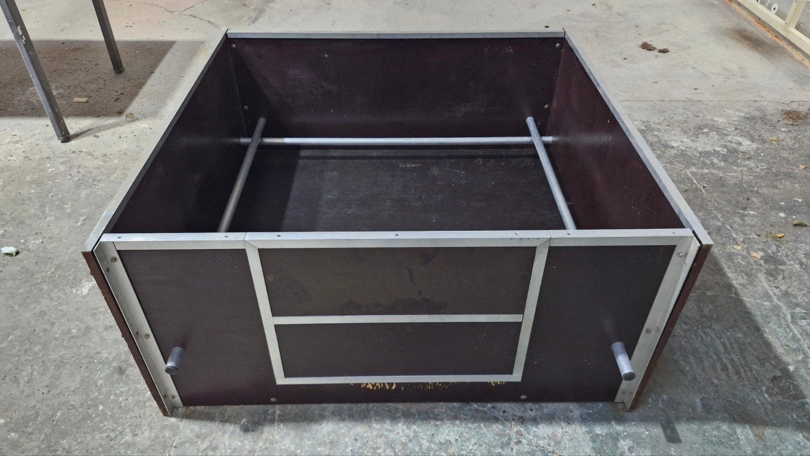 Degelijke werpkist groot 130x125, Dieren en Toebehoren, Ophalen, 110 cm of meer, Minder dan 65 cm