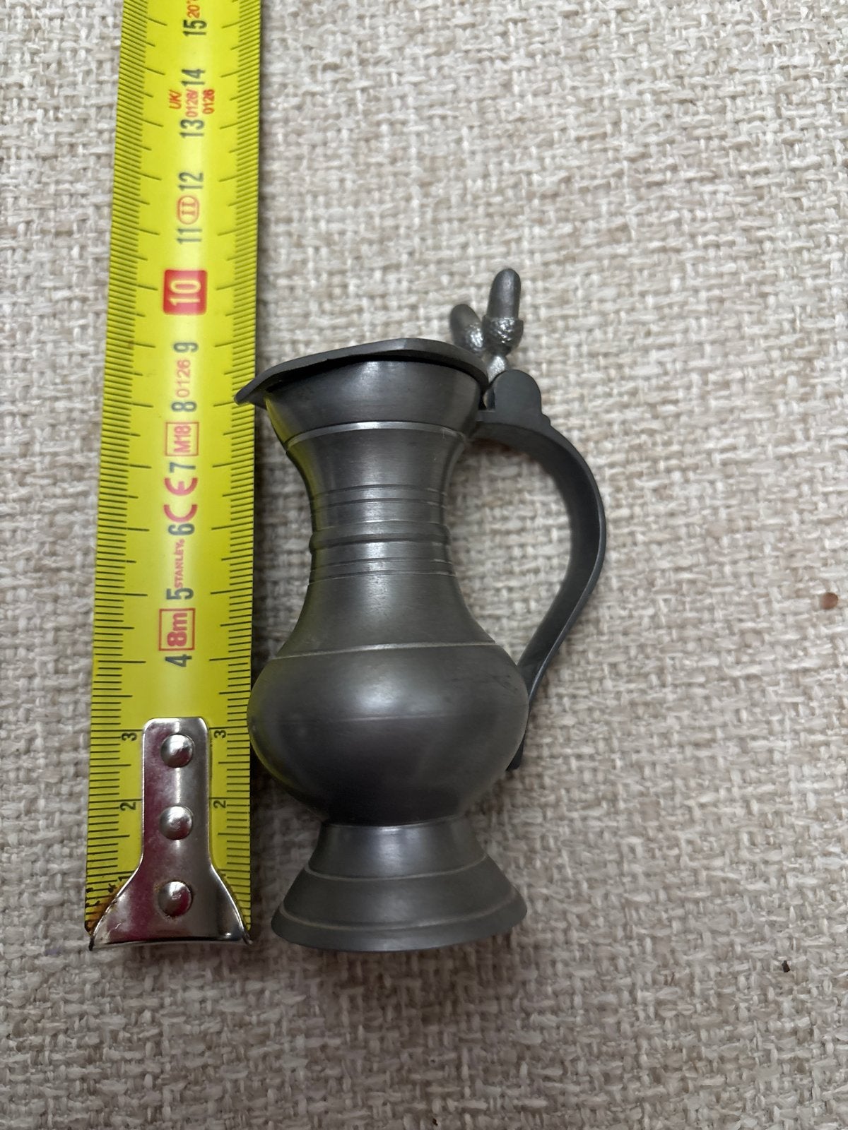 Miniatuur tinnen kannetje met eikel, Ophalen of Verzenden
