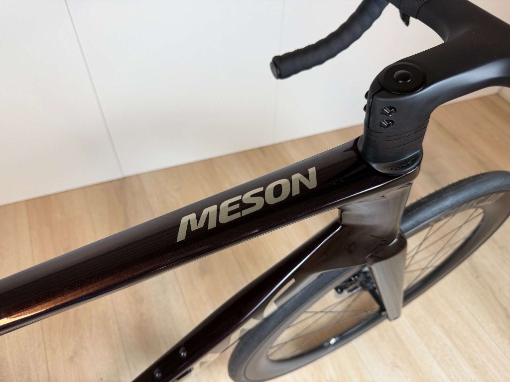Isaac Meson - Ruby Red - Shimano Di2 - DT Swiss - Aero fiets, Fietsen en Brommers, 28 inch, Carbon, Info@velostudio.nl, Heren