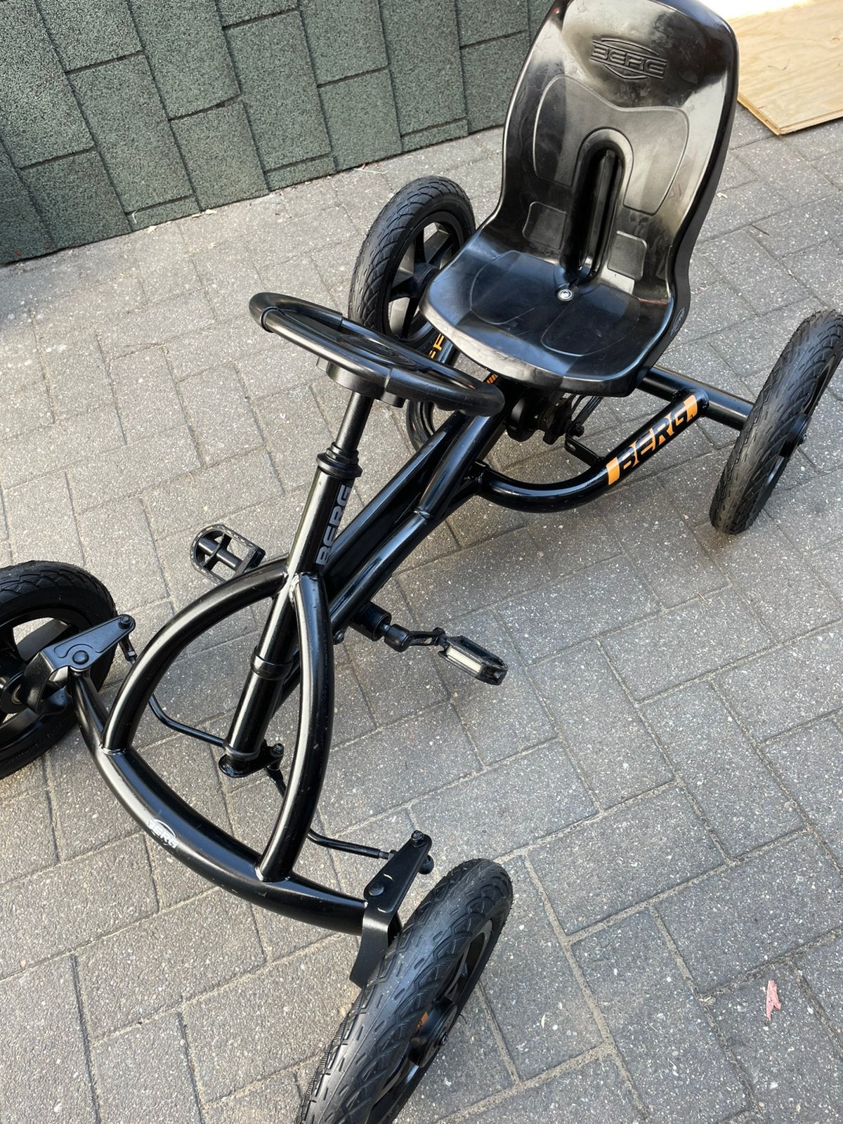 Berg buddy skelter black graphite, Kinderen en Baby's, Speelgoed | Buiten | Skelters, Ophalen, Gebruikt, Berg, Vrijloopautomaat