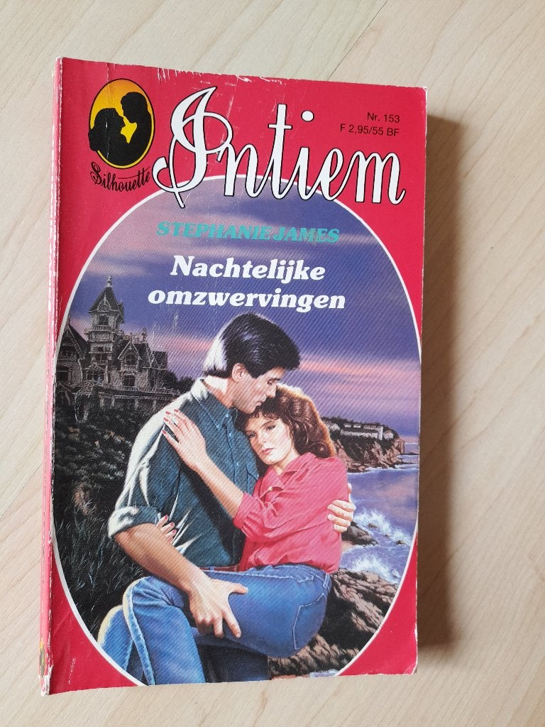 2 boeken INTIEM Nachtelijke omzwervingen Stephanie James en, Ophalen of Verzenden, Gelezen