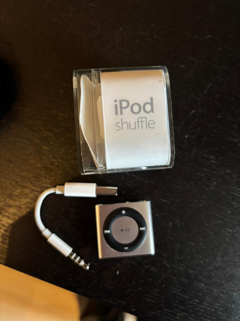 Apple iPod shuffle, Audio, Tv en Foto, Mp3-spelers | Apple iPod, Ophalen of Verzenden, Zilver, Shuffle, 2 tot 10 GB