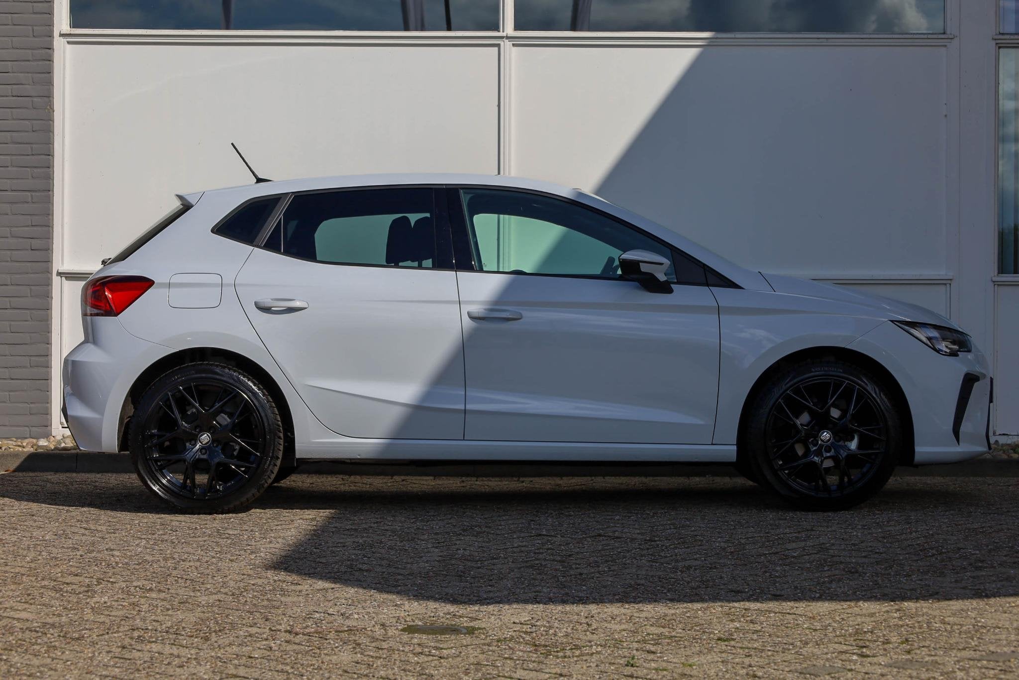 SEAT Ibiza 1.0 EcoTSI 95pk Style | Full LED Koplampen | 16", Voorwielaandrijving, 12 maanden, Stof, 95 pk