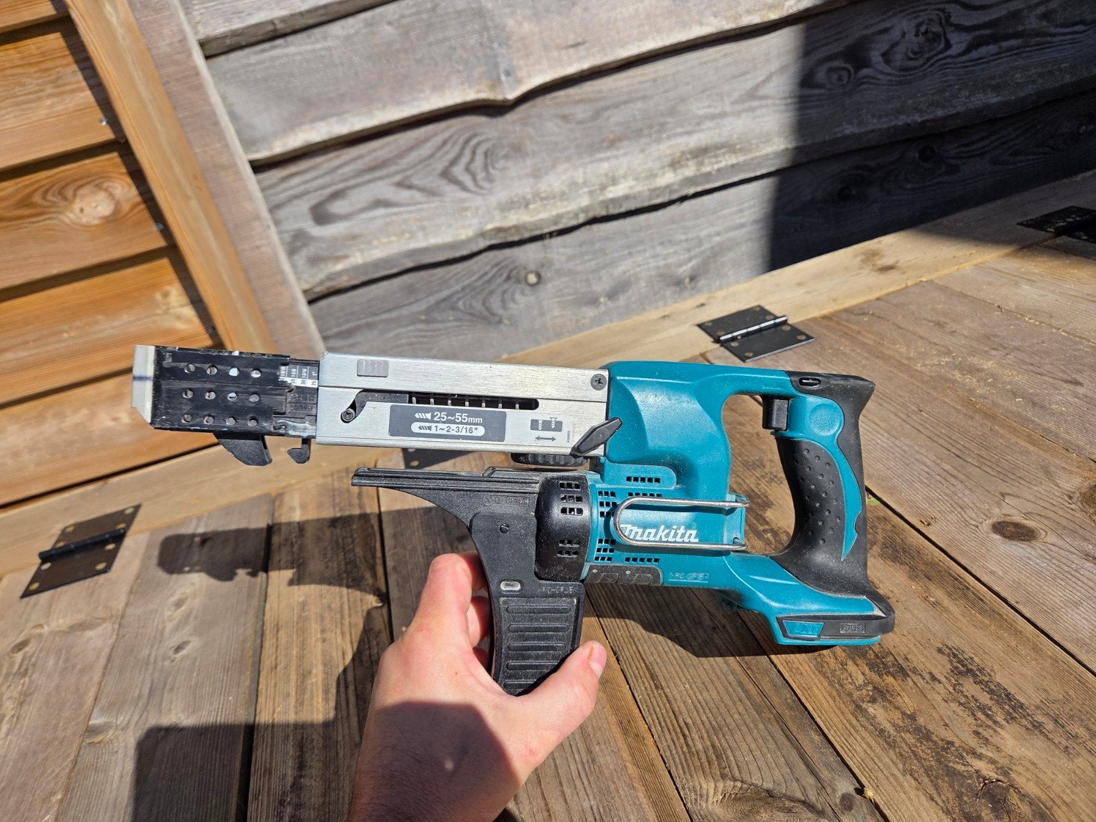 Makita schroefmachine met schroeven, Ophalen