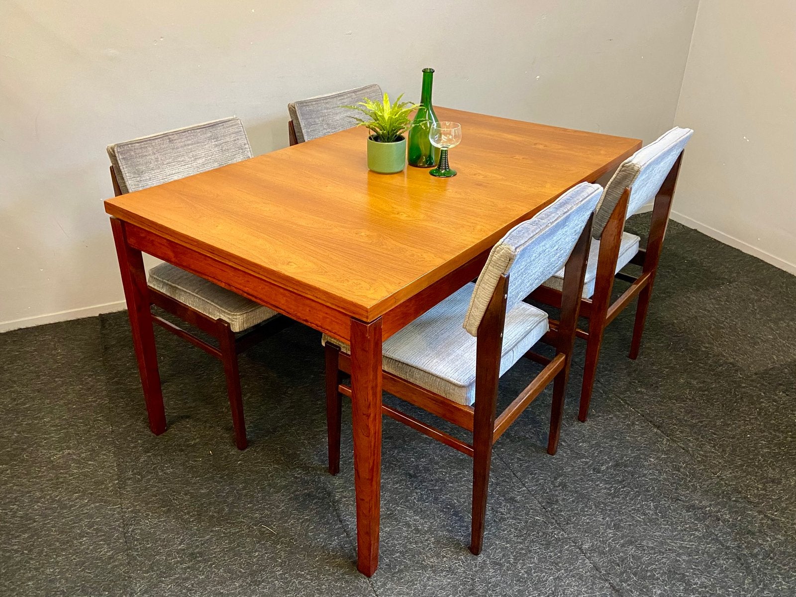 SALE!  Vintage eettafel jaren 60/70 midcentury design retro, Huis en Inrichting, Tafels | Eettafels, Ophalen, Gebruikt, 100 tot 150 cm