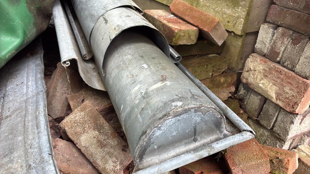 Te koop zinken mast goten, Ophalen of Verzenden, Zink, Minder dan 2 meter, 80 mm of meer