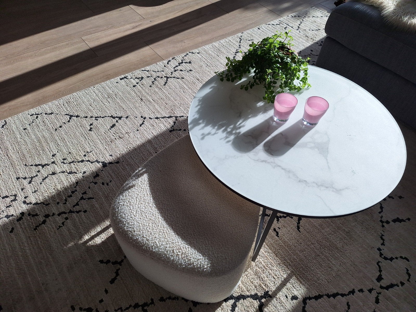 Westwing Salontafel - Marmerlook & Zwart Metaal, Ophalen, Gebruikt, Rond, 50 tot 100 cm