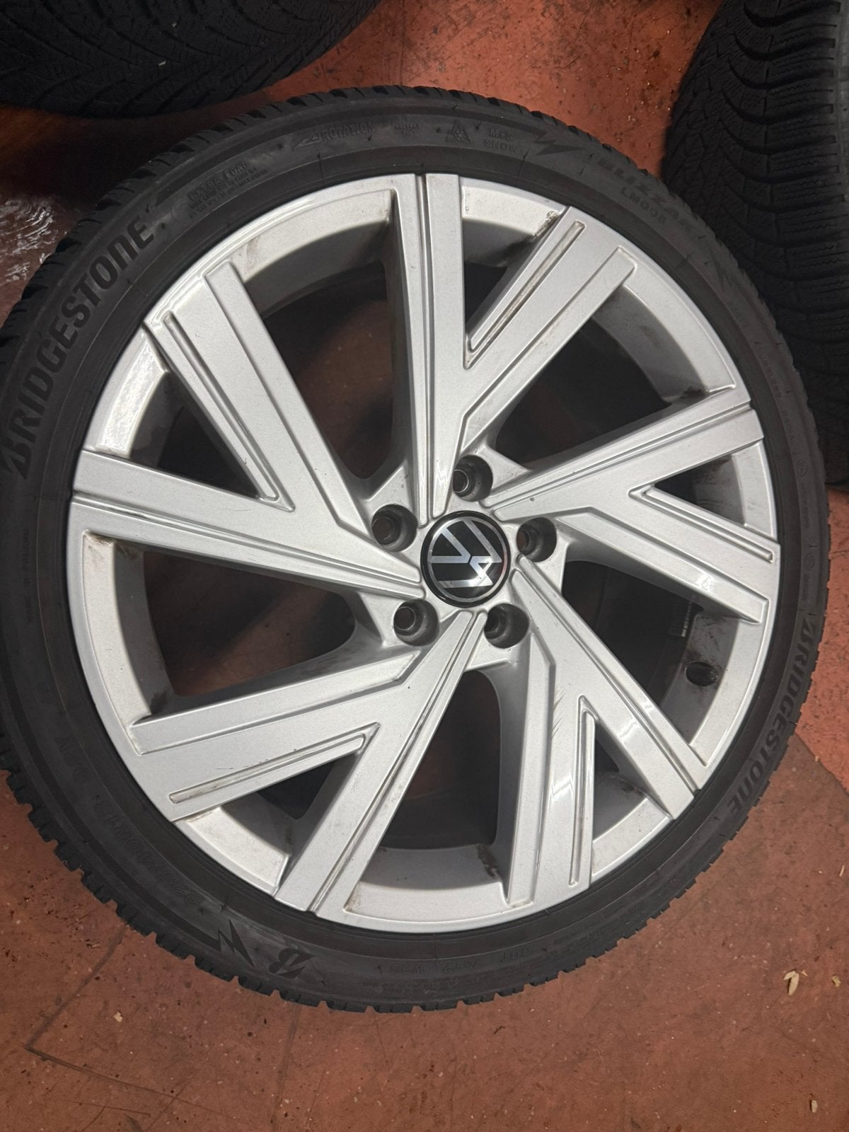 Volkswagen golf 18 inch bergamo winterset velge caddy touran, 18 inch, Gebruikt, Banden en Velgen, Personenwagen