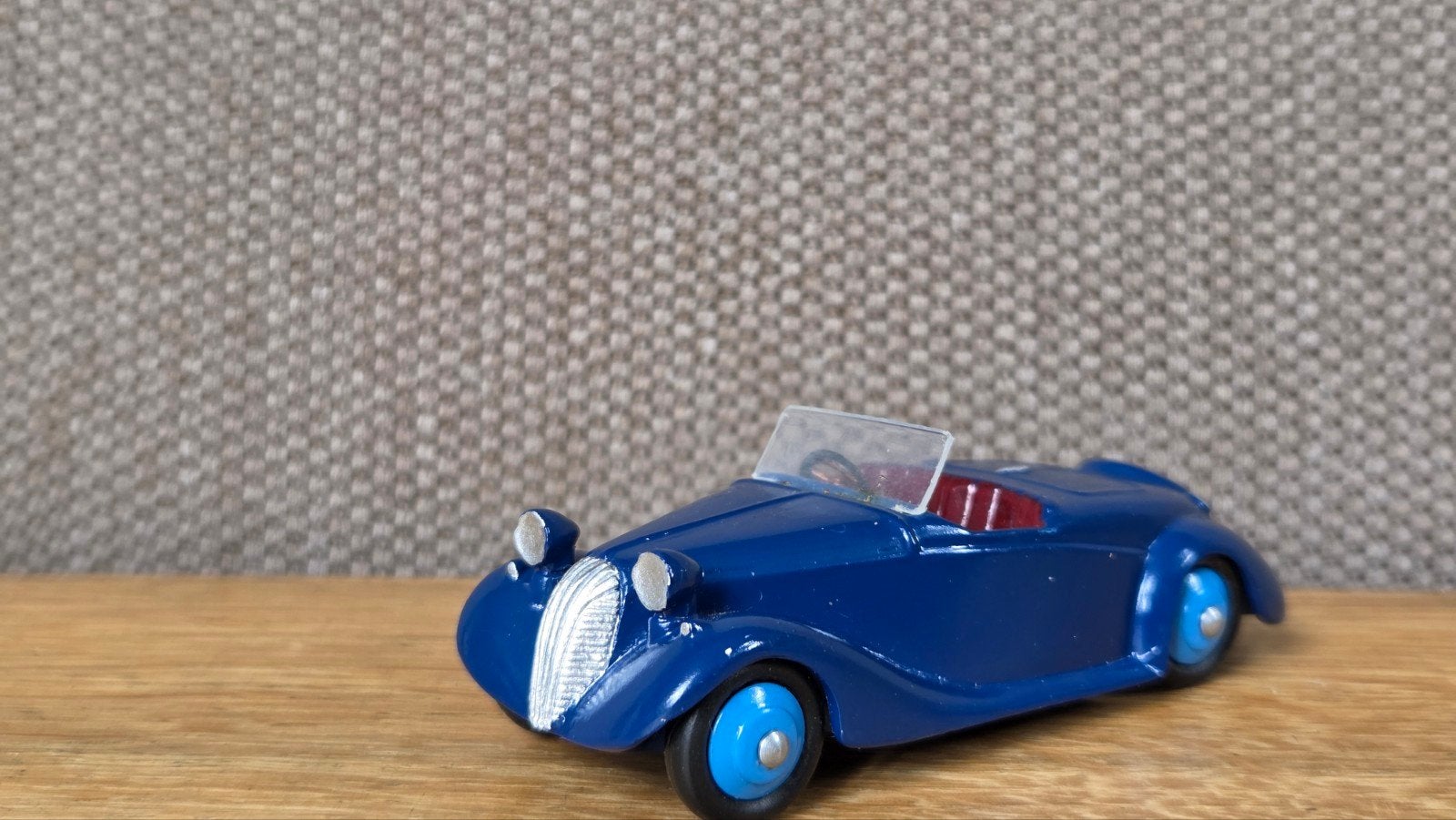 Dinky Toys Triumph Dolomite Maidenhead 1:43 modelauto MSMC, Ophalen of Verzenden, Zo goed als nieuw, Auto, Dinky Toys