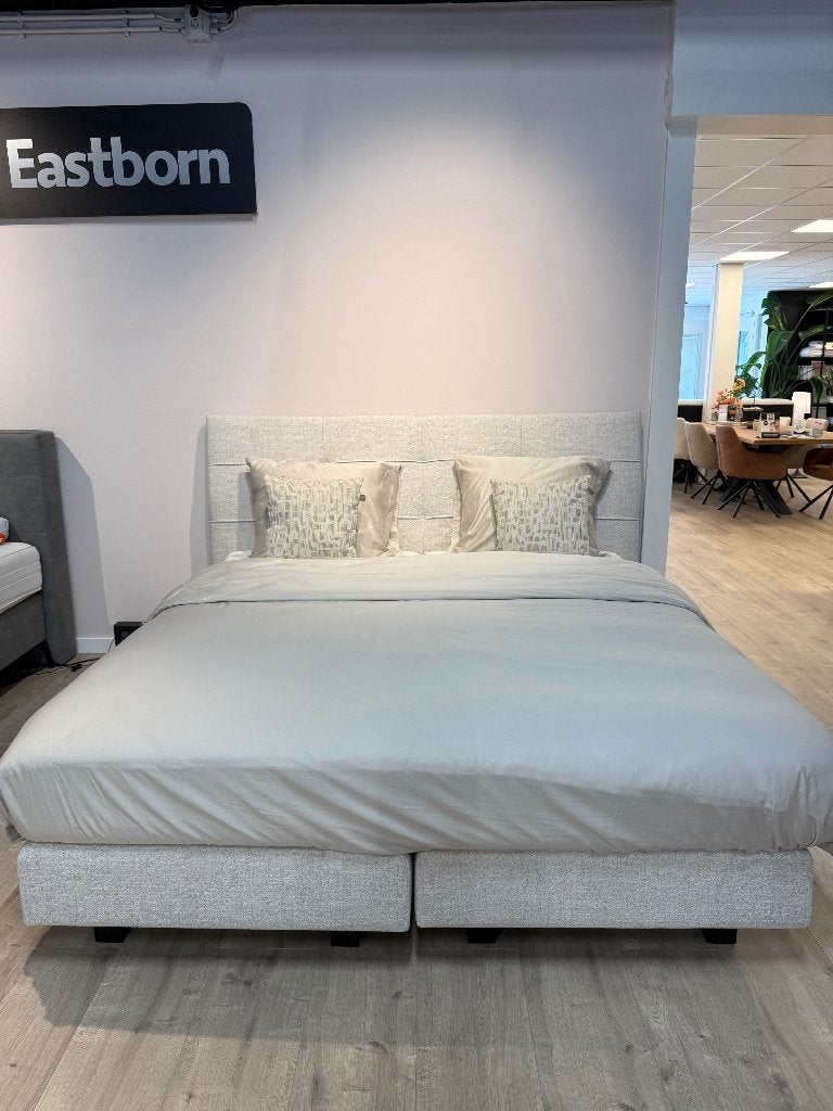 Luxe Elektrisch Verstelbare Boxspring | SHOWROOMMODEL 1495,-, Beige, Ophalen of Verzenden, 180 cm, 200 cm
