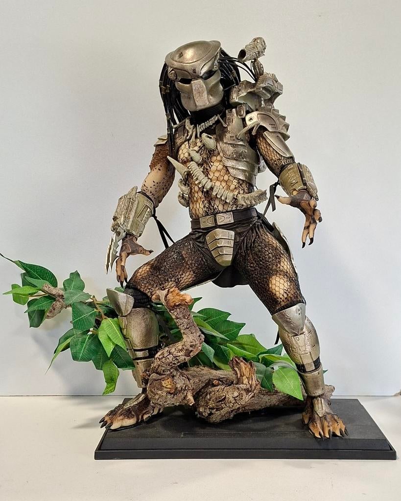 Neca Predator figure met diorama - 18 inch (45 cm), Ophalen of Verzenden, Zo goed als nieuw