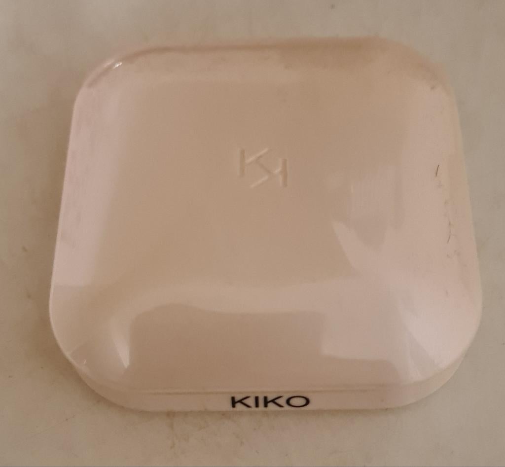 Kiko milano powder foundation, Verzenden, Zo goed als nieuw, Gehele gezicht, Make-up