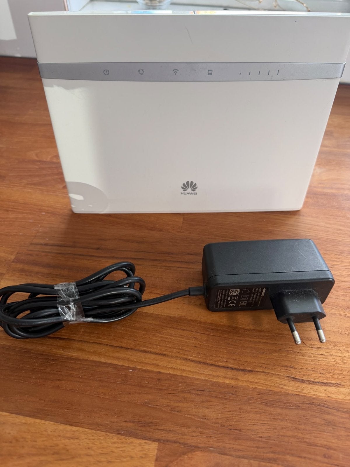 Huawei 4G Router (B525s-23a) - Exclusief SIM-kaart, Computers en Software, Ophalen, Gebruikt, Router met modem