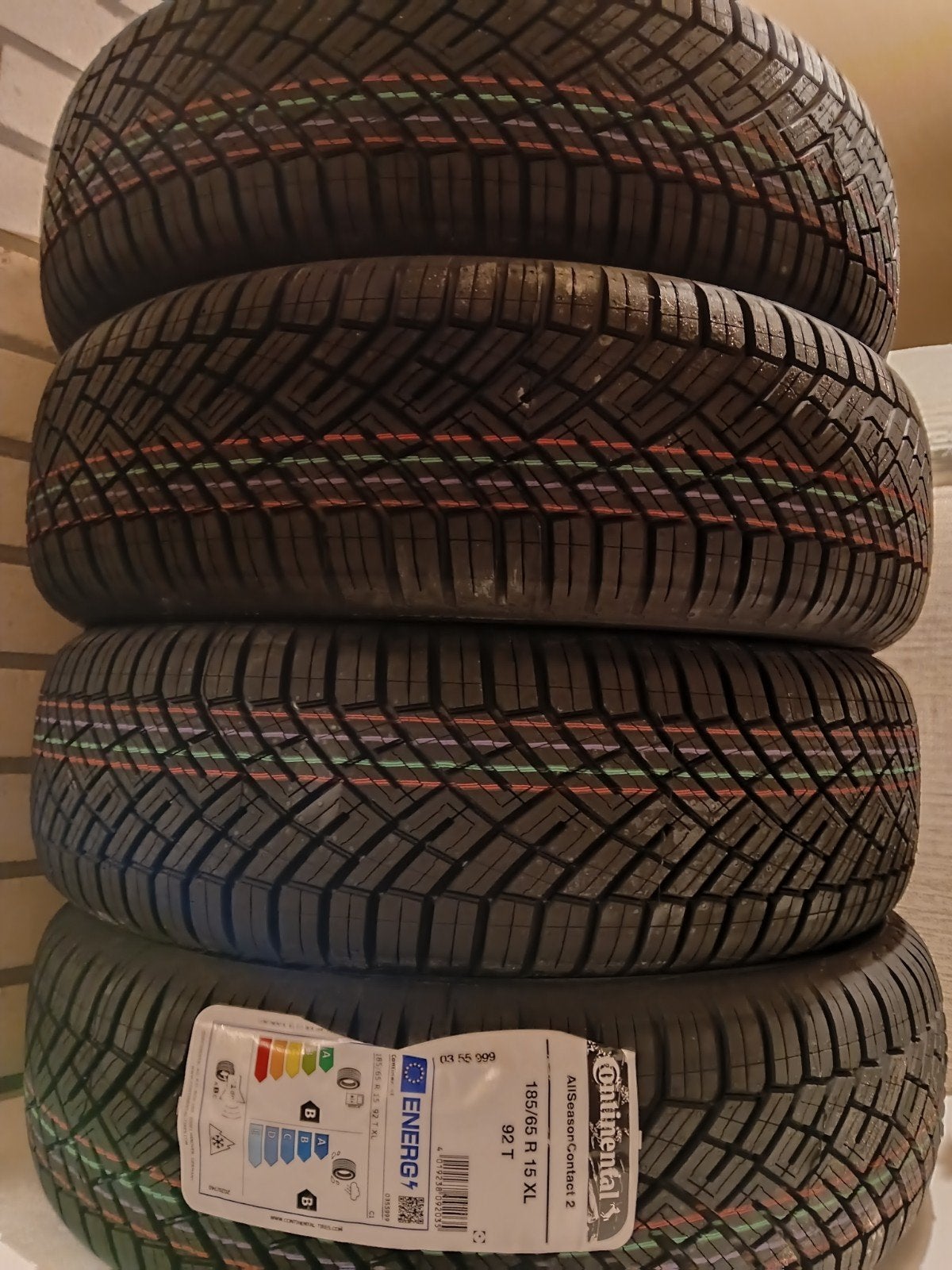 NIEUW NIEUW!!  Continental  185/65 R15 92T.      €65,-, Auto-onderdelen, Banden en Velgen, Ophalen, 15 inch, Nieuw, 185 mm
