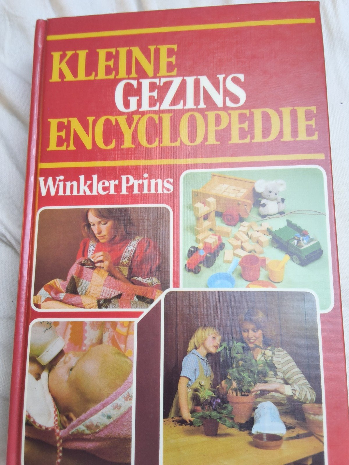 Kleine Gezins Encyclopedie Winkler Prins, Boeken, Encyclopedieën, Gelezen, Ophalen of Verzenden, Los deel, Algemeen