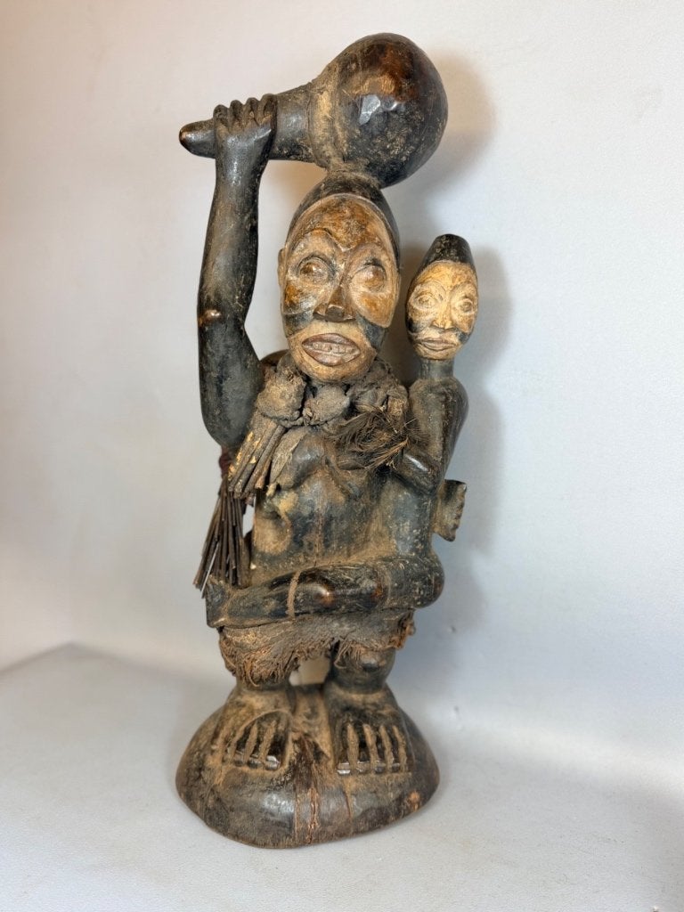 260817 Groot oud Afrikaans Bakongo beschermings sculpture, Ophalen of Verzenden