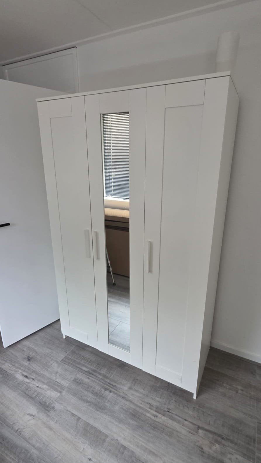IKEA BRIMNES Kledingkast met 3 deuren, wit, 117x190 cm, Ophalen, Overige materialen, Met deur(en), 100 tot 150 cm