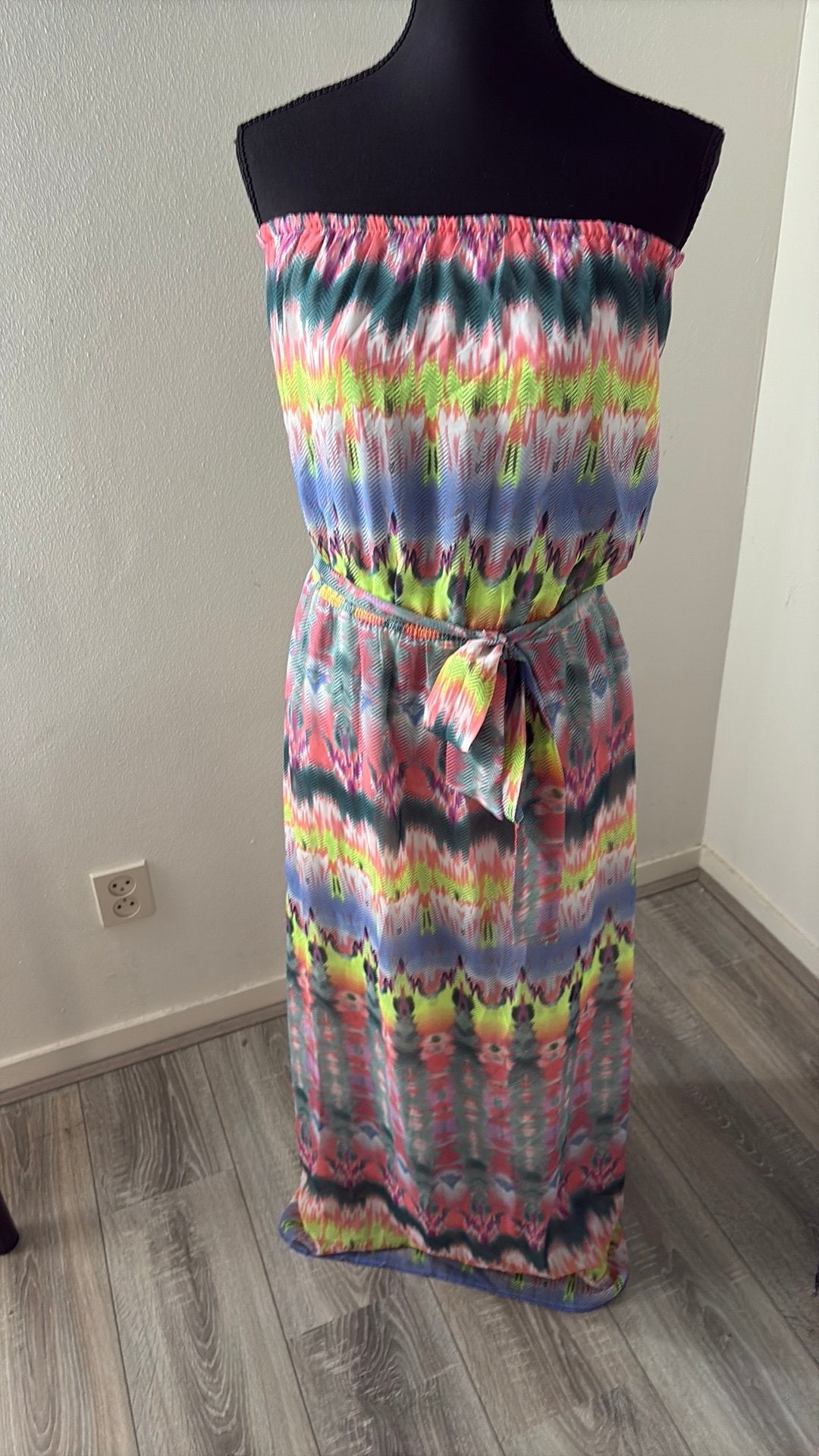 Strapless zomerjurk M/L, Ophalen of Verzenden, Nieuw, Maat 38/40 (M), Onder de knie