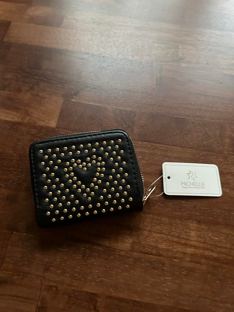Nieuwe kleine portemonnee met studs, Ophalen of Verzenden, Nieuw, Zwart, Overige merken