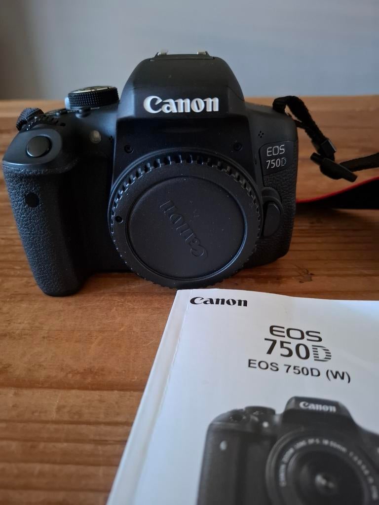 Canon EOS750D + Accessoires Spiegelreflexcamera loop, Ophalen of Verzenden, Zo goed als nieuw, Canon