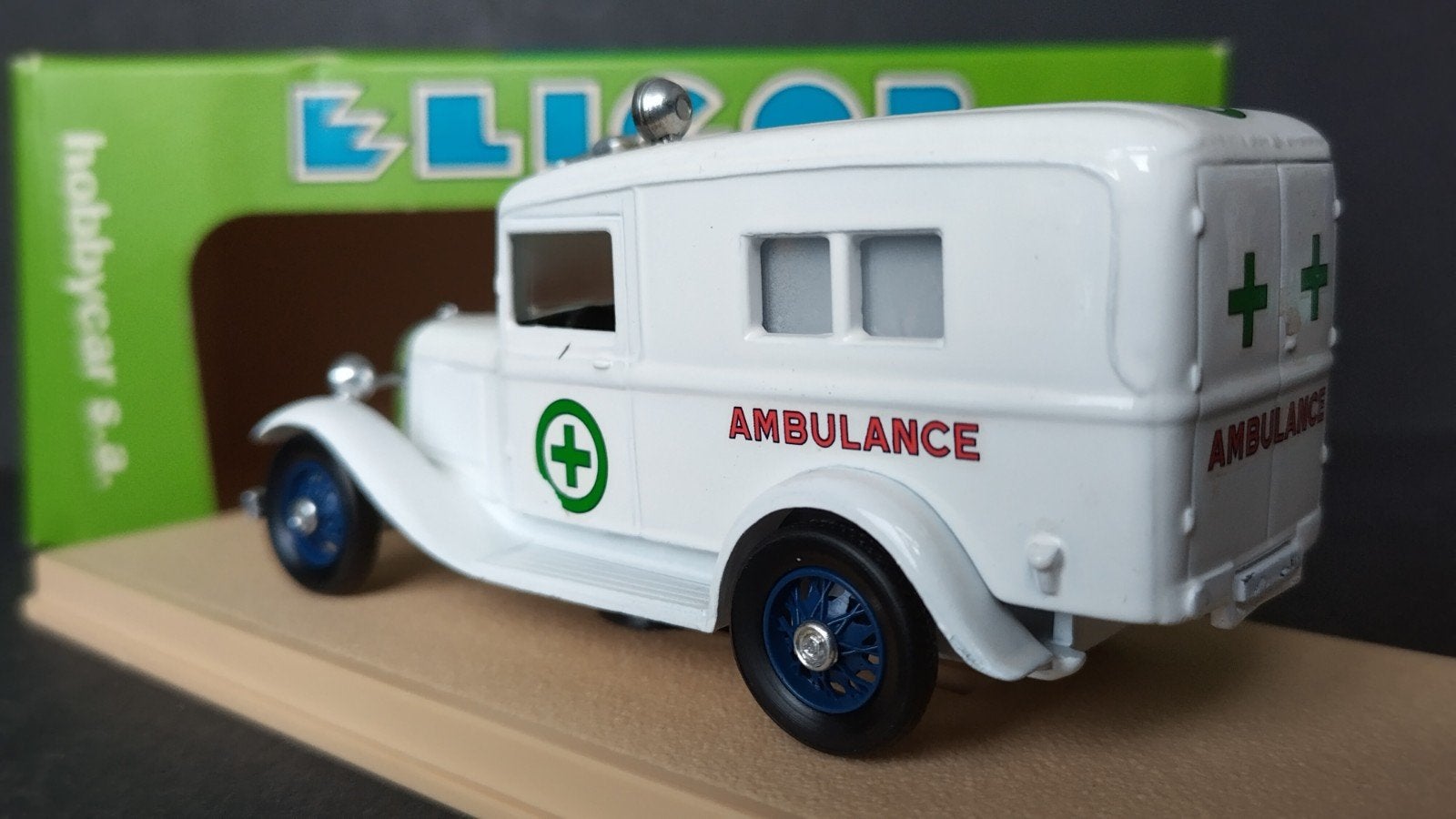 Ford V8 Ambulance 1:43 Eligor Pol, Overige merken, Auto, Verzenden, M