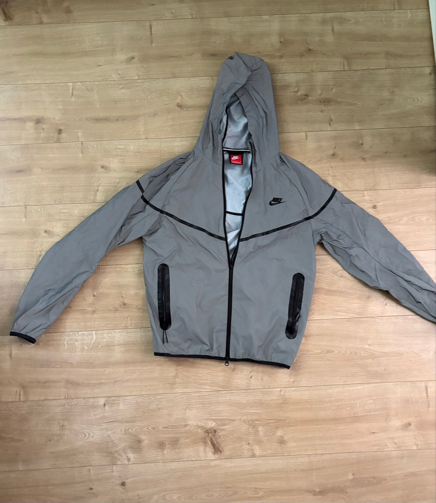 Nike Tech Fleece Special Edition Reflecterende Set Maat M, Kleding | Heren, Sportkleding, Maat 48/50 (M), Ophalen of Verzenden