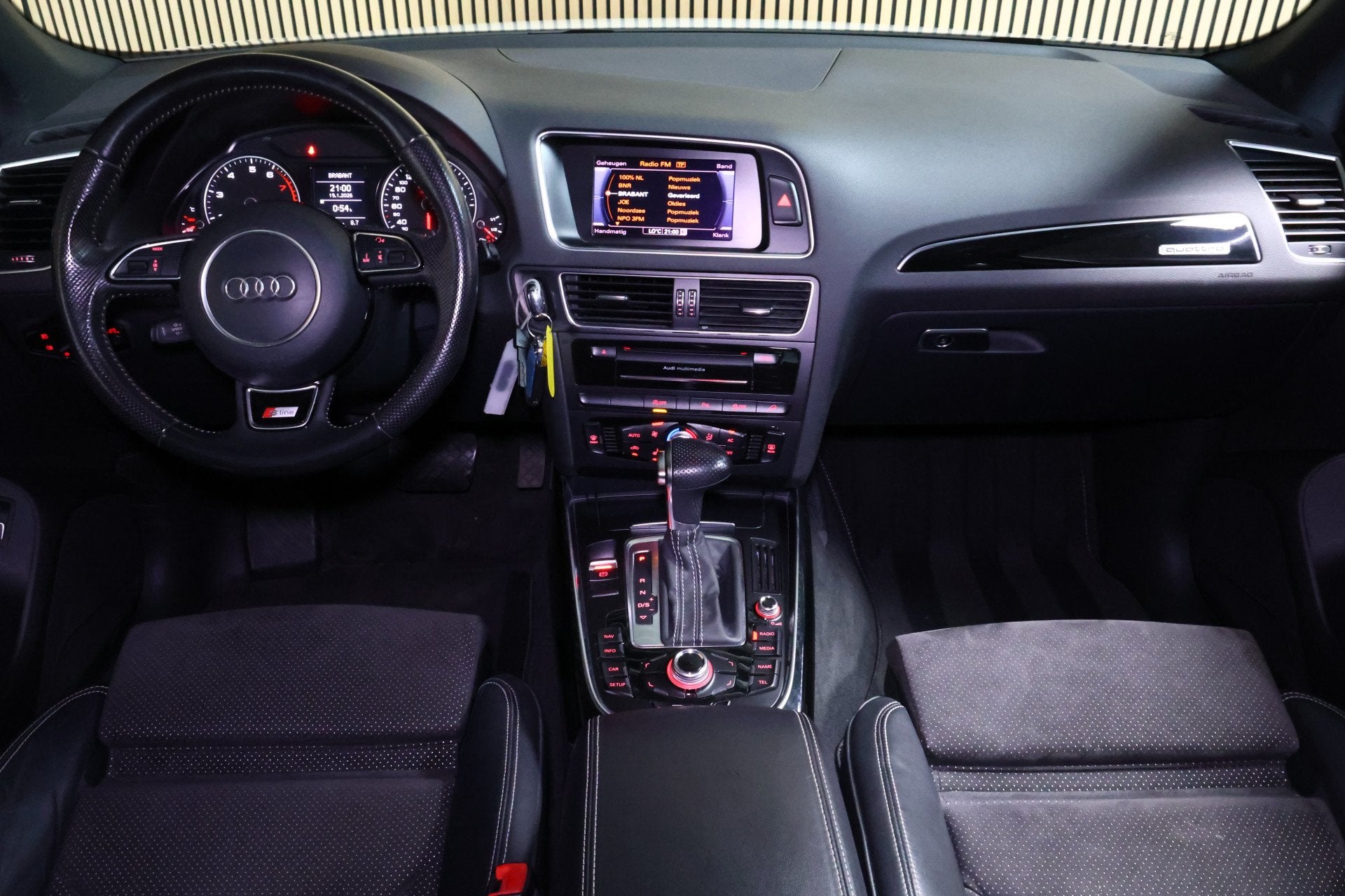 Audi Q5 2.0 TFSI Quattro S-Line PANODAK NAVI AUTOMAAT SPORTL, Auto's, Gebruikt, Zwart, 4 cilinders, 1795 kg