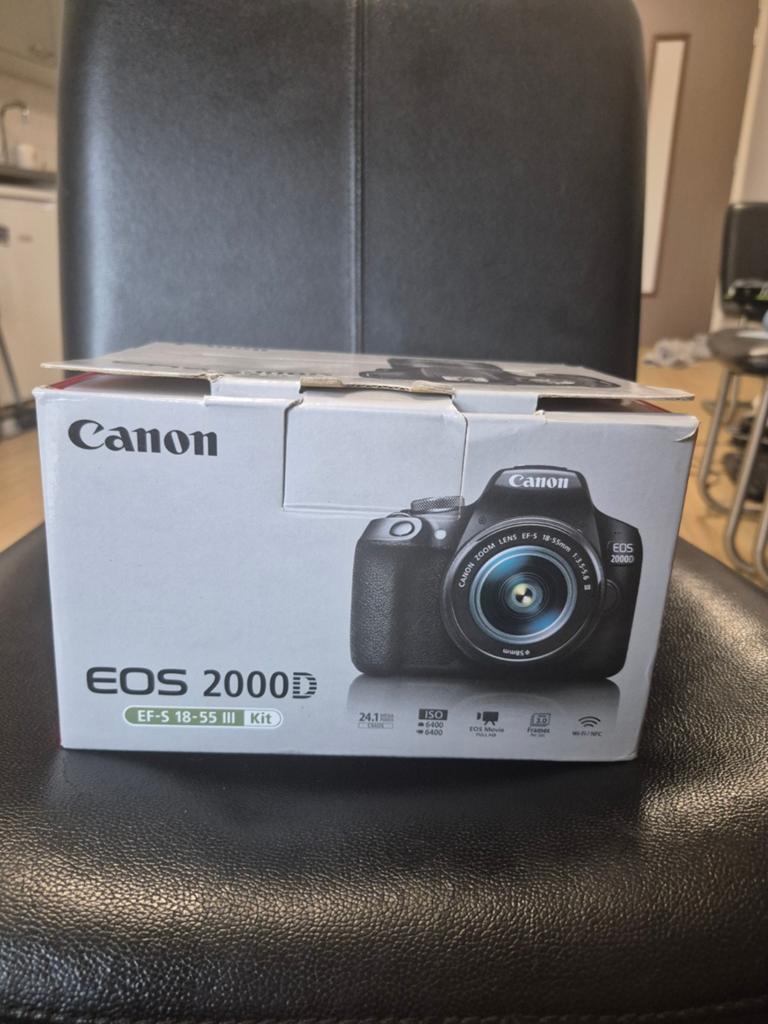 Canon EOS 2000D Zeer nette staat, Spiegelreflex, Canon, Ophalen of Verzenden, Zo goed als nieuw