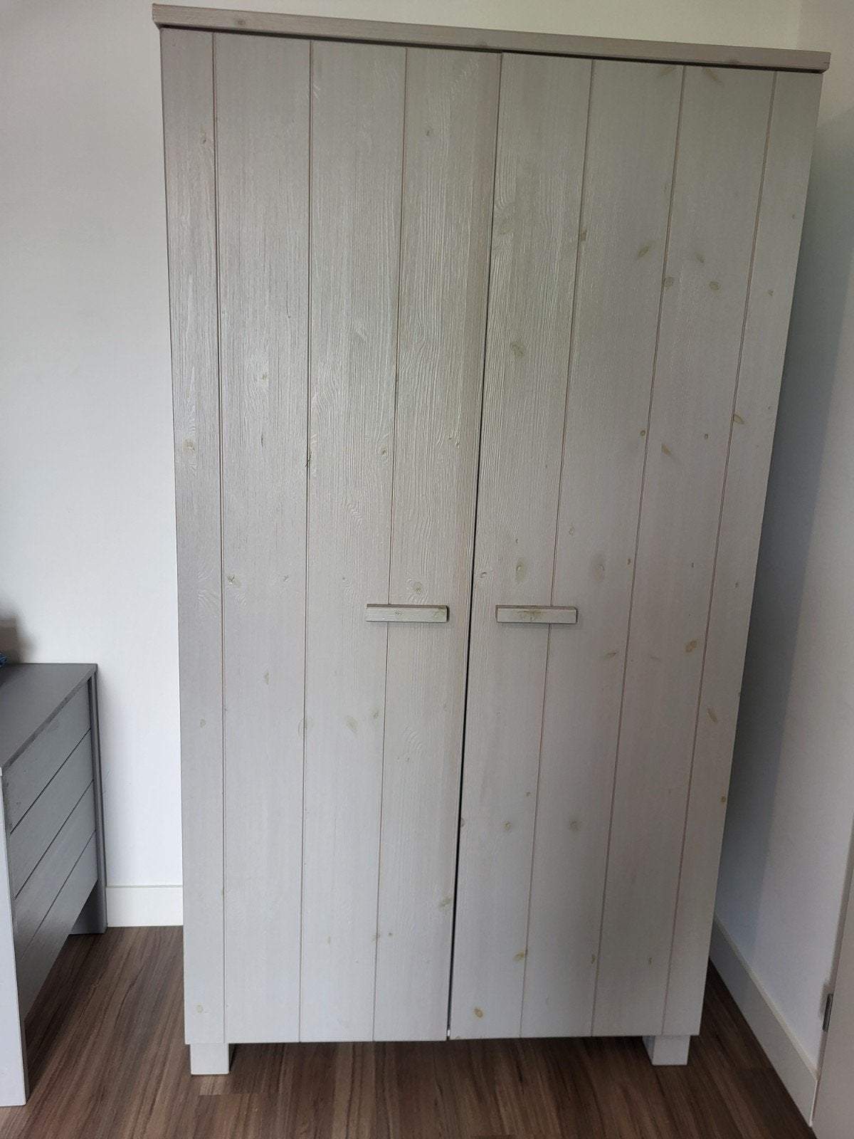 Dennis grenen betongrijs 2-deurs kledingkast, Met deur(en), 100 tot 150 cm, 200 cm of meer, Ophalen of Verzenden