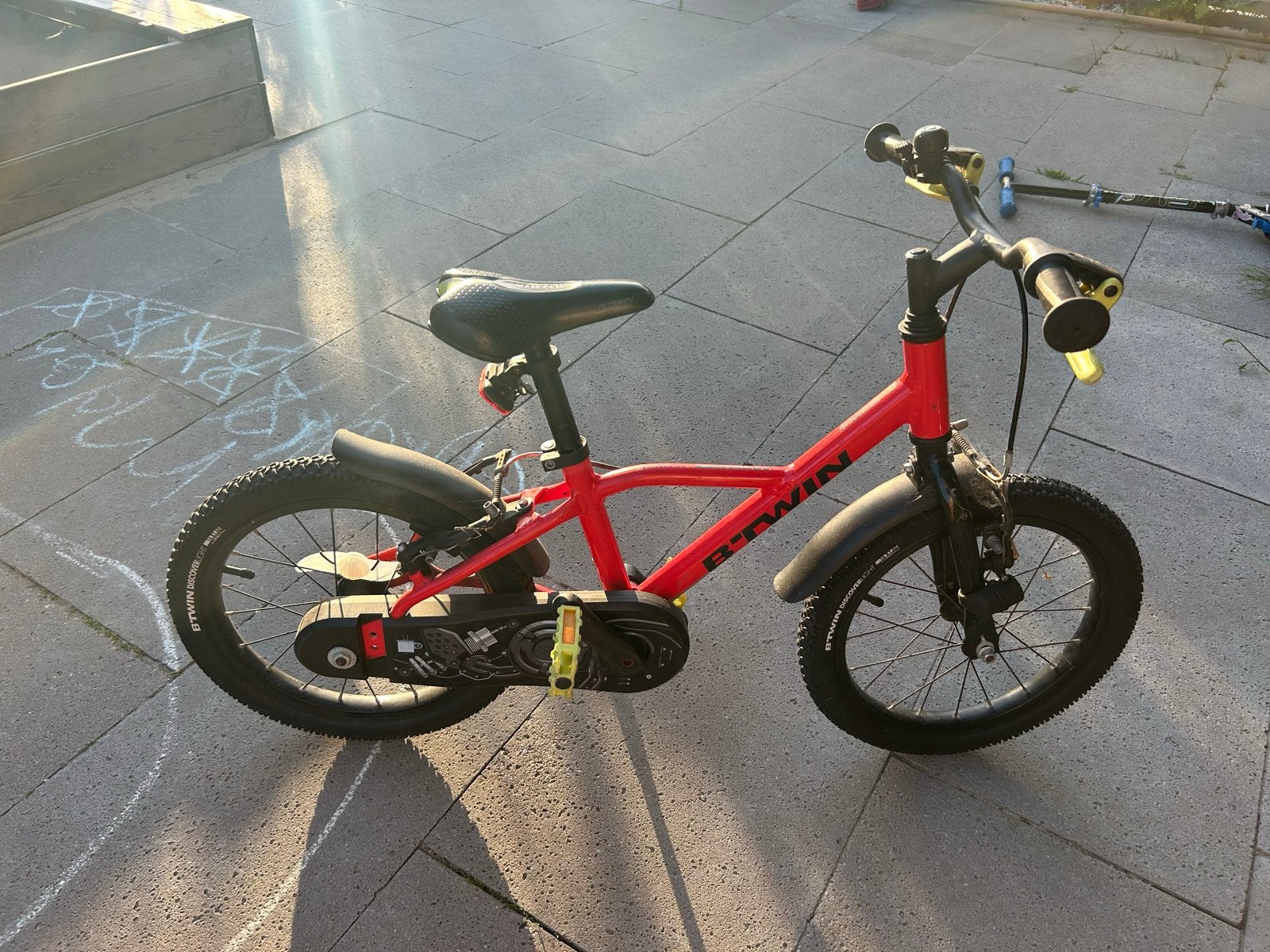 16 inch kinderfiets met handremmen - B'TWIN DISCOVERLIGHT, Ophalen, Gebruikt, Velgrem, 16 tot 20 inch