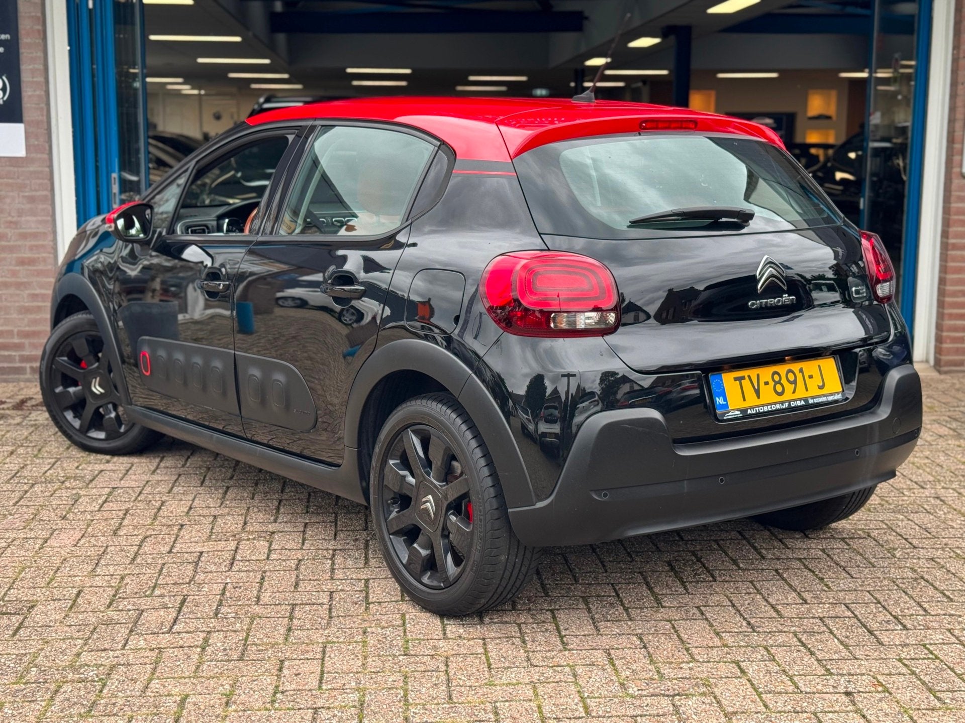 Citroen C3 1.2 PureTech S&S Shine 2018 NAVI CLIMA NAP!, Auto's, Dealer onderhouden, 1199 cc, Origineel Nederlands, Bedrijf