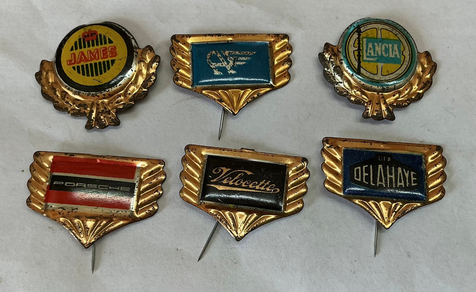 Aantal oude speldjes automerken, Ophalen of Verzenden, Gebruikt, Merk, Speldje of Pin